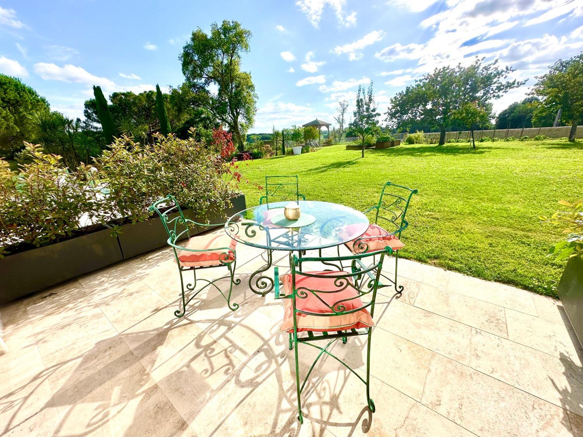Chateau De Lafont Suites Saint-Vivien  Екстериор снимка