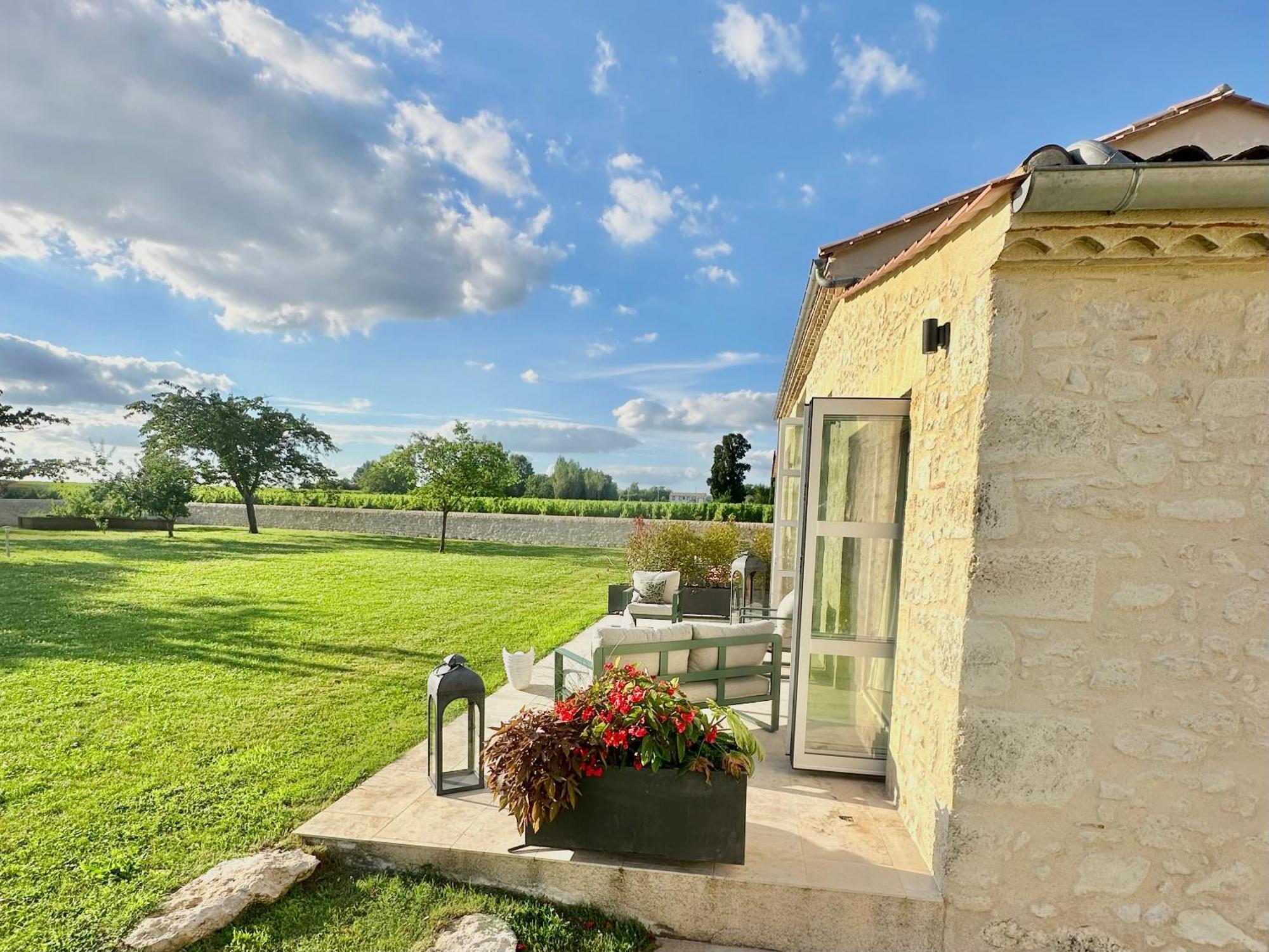 Chateau De Lafont Suites Saint-Vivien  Екстериор снимка