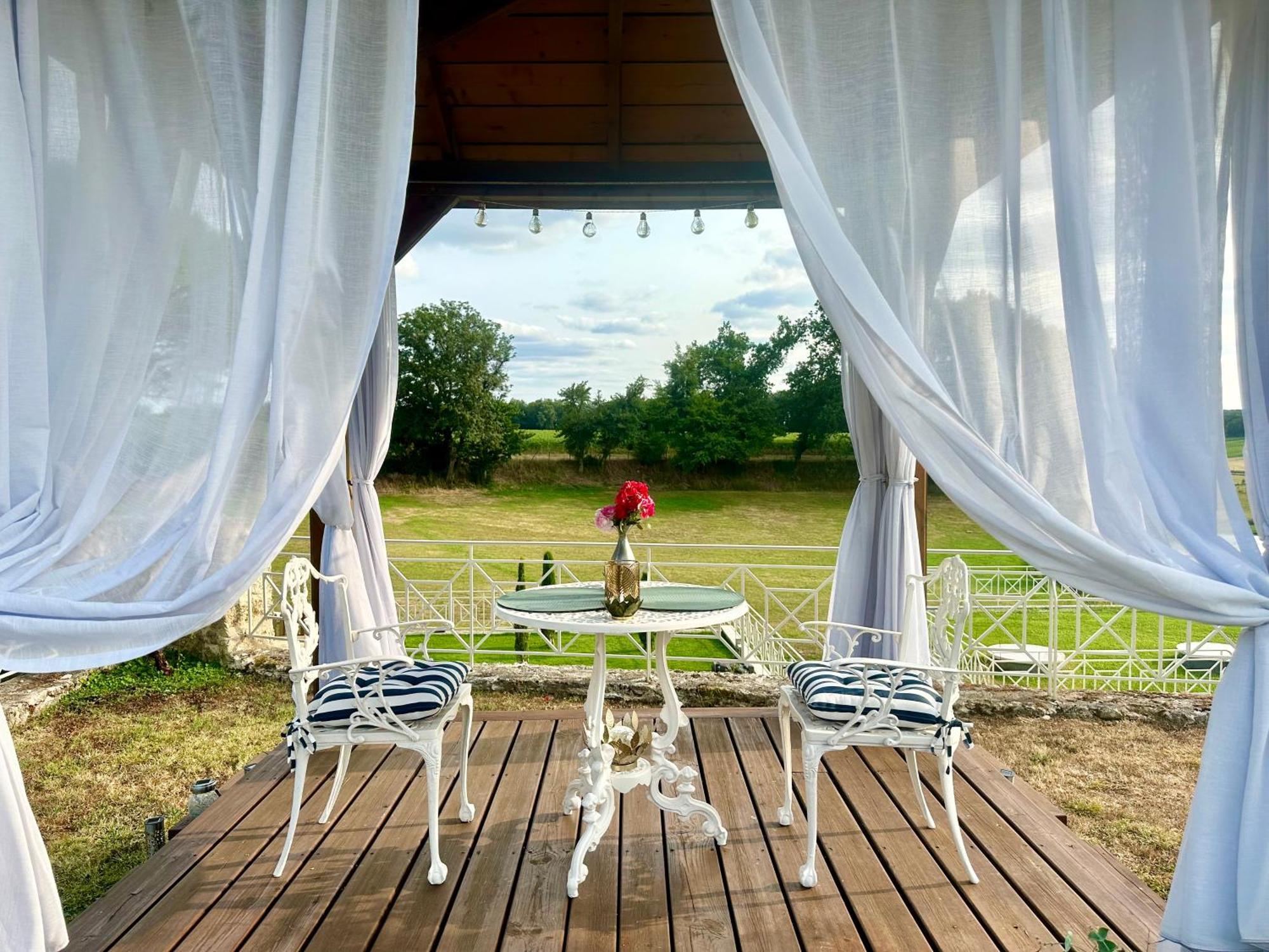 Chateau De Lafont Suites Saint-Vivien  Екстериор снимка