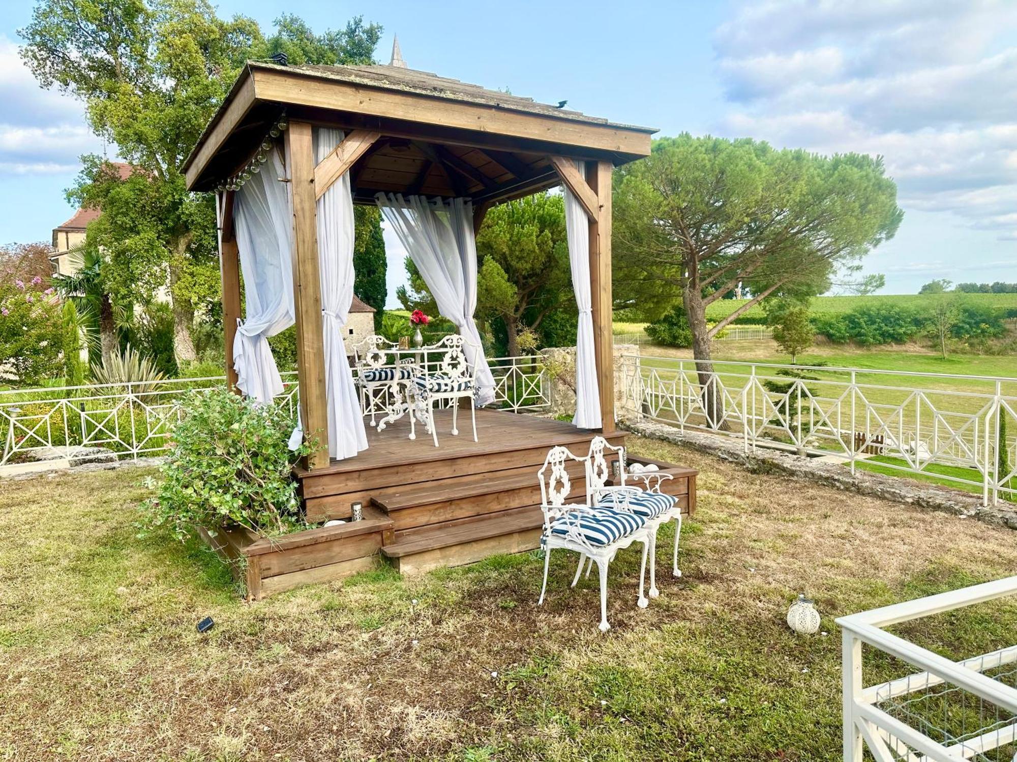 Chateau De Lafont Suites Saint-Vivien  Екстериор снимка