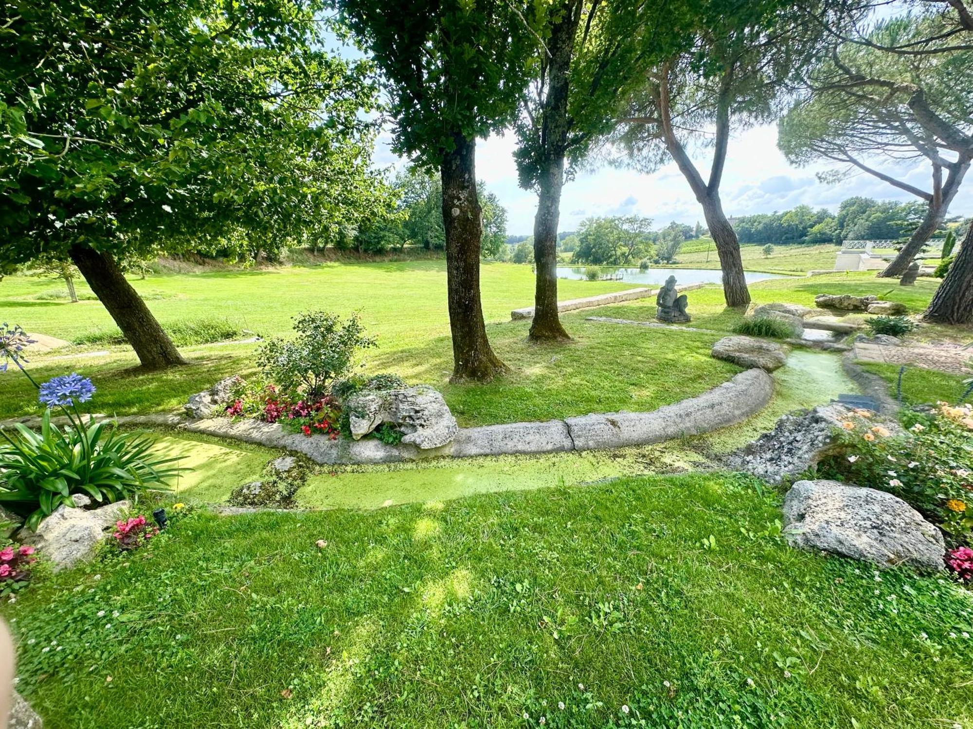 Chateau De Lafont Suites Saint-Vivien  Екстериор снимка