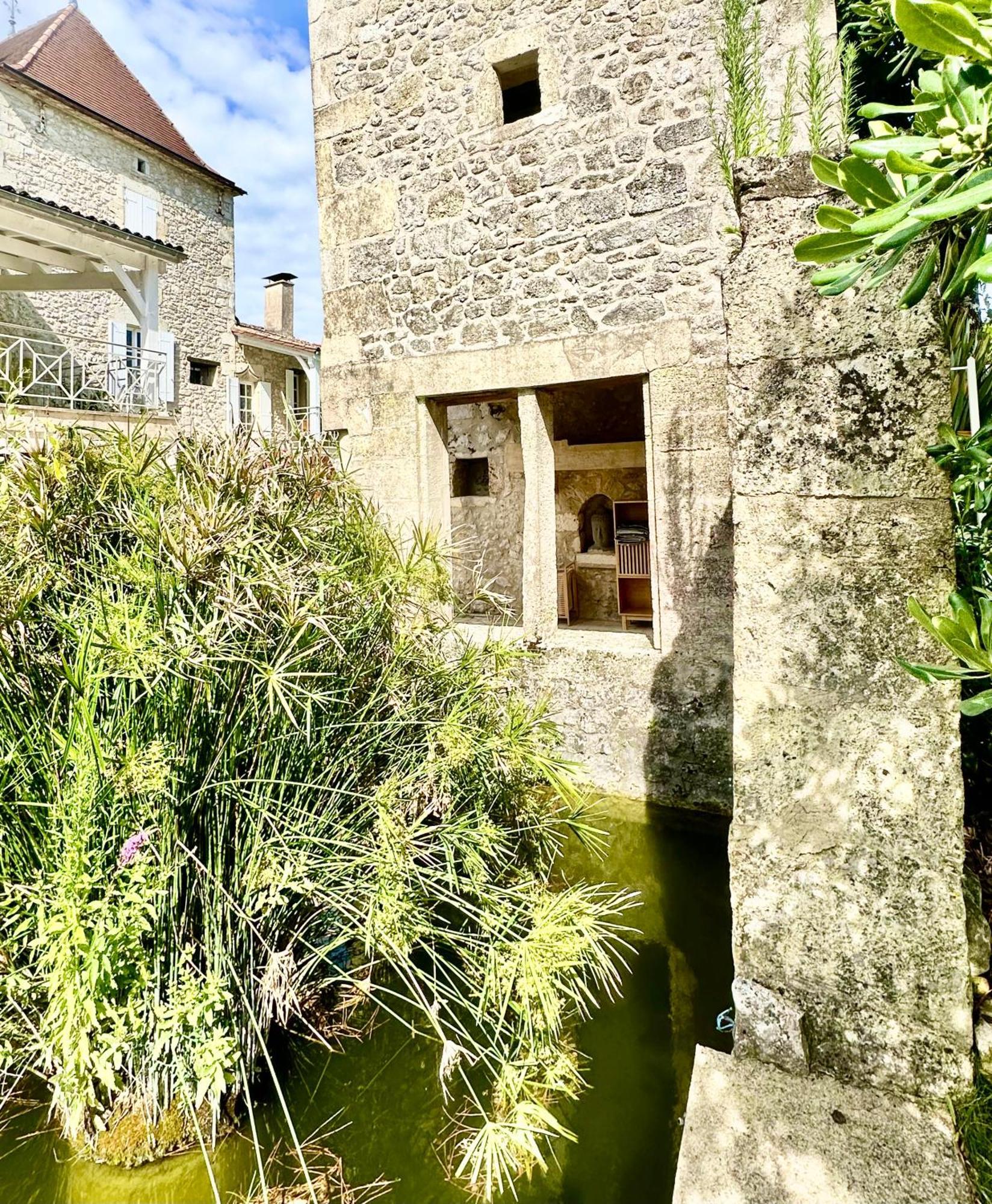 Chateau De Lafont Suites Saint-Vivien  Екстериор снимка
