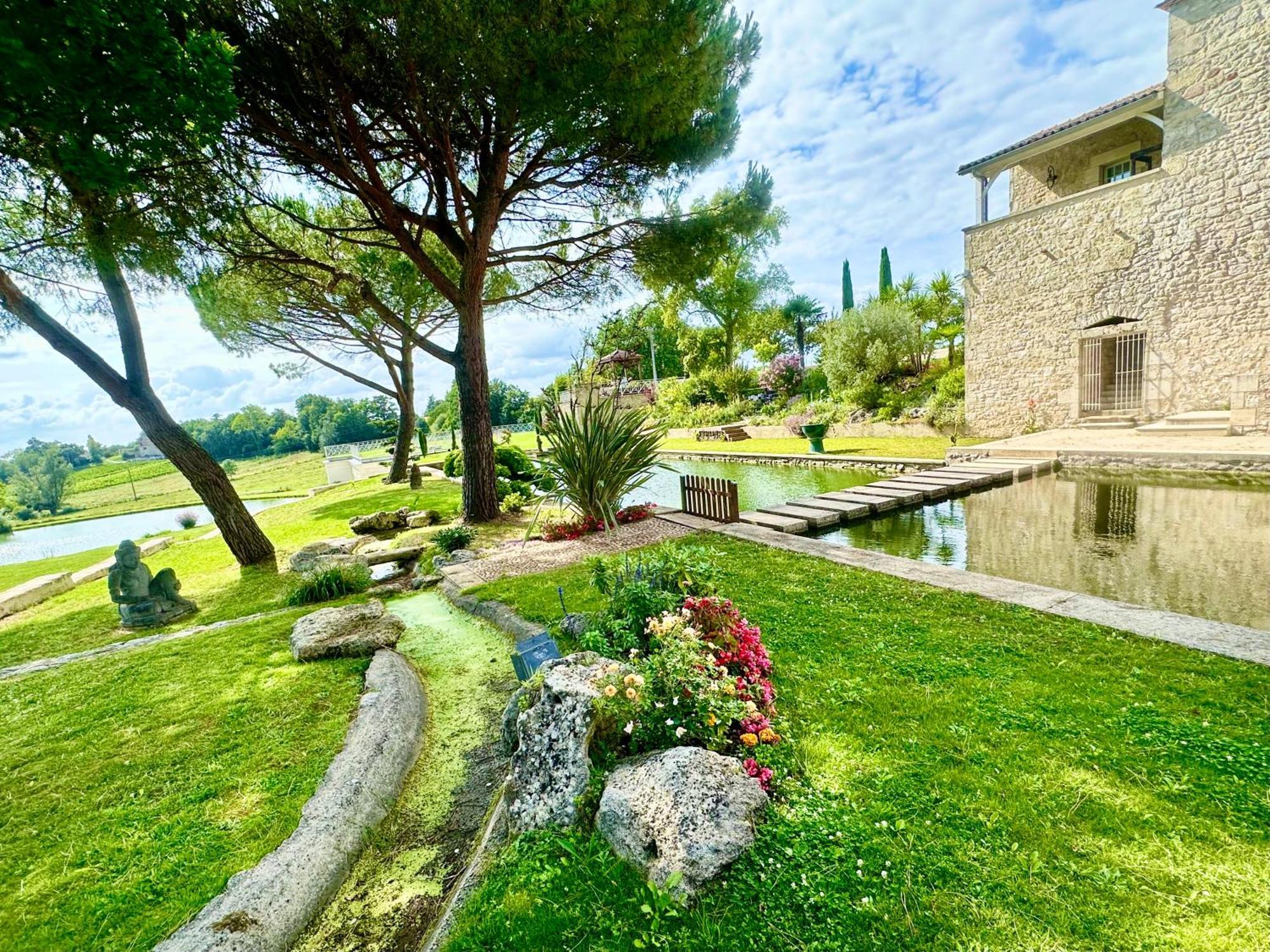 Chateau De Lafont Suites Saint-Vivien  Екстериор снимка
